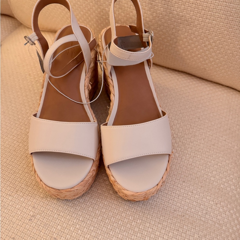Alisha Women’s sandals
